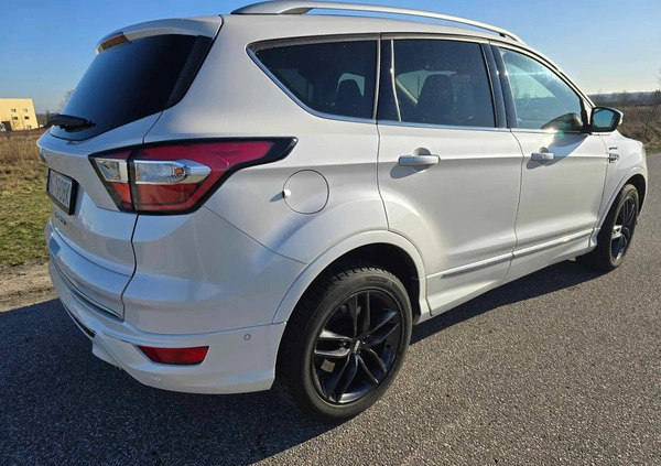 Ford Kuga cena 92500 przebieg: 82000, rok produkcji 2017 z Garwolin małe 466